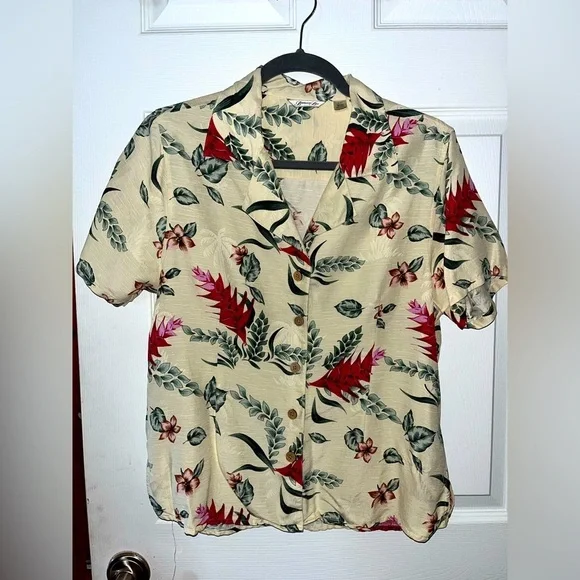 Vintage Women’s Tropical Hawaiian Short Sleeve Silk Button Down Small - Picture 1 of 3